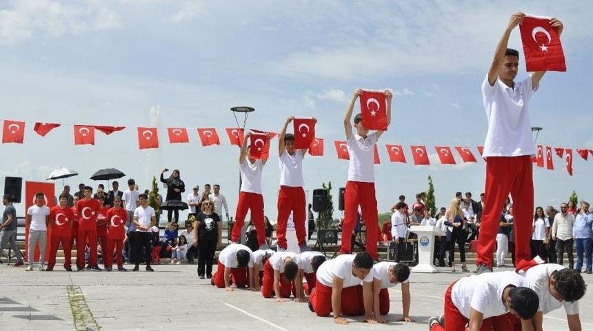 19 Mayıs Atat&uuml;rk&rsquo;&uuml; Anma Ve Gen&ccedil;lik Spor Bayramı G&ouml;lbaşı&rsquo;nda Kutlandı