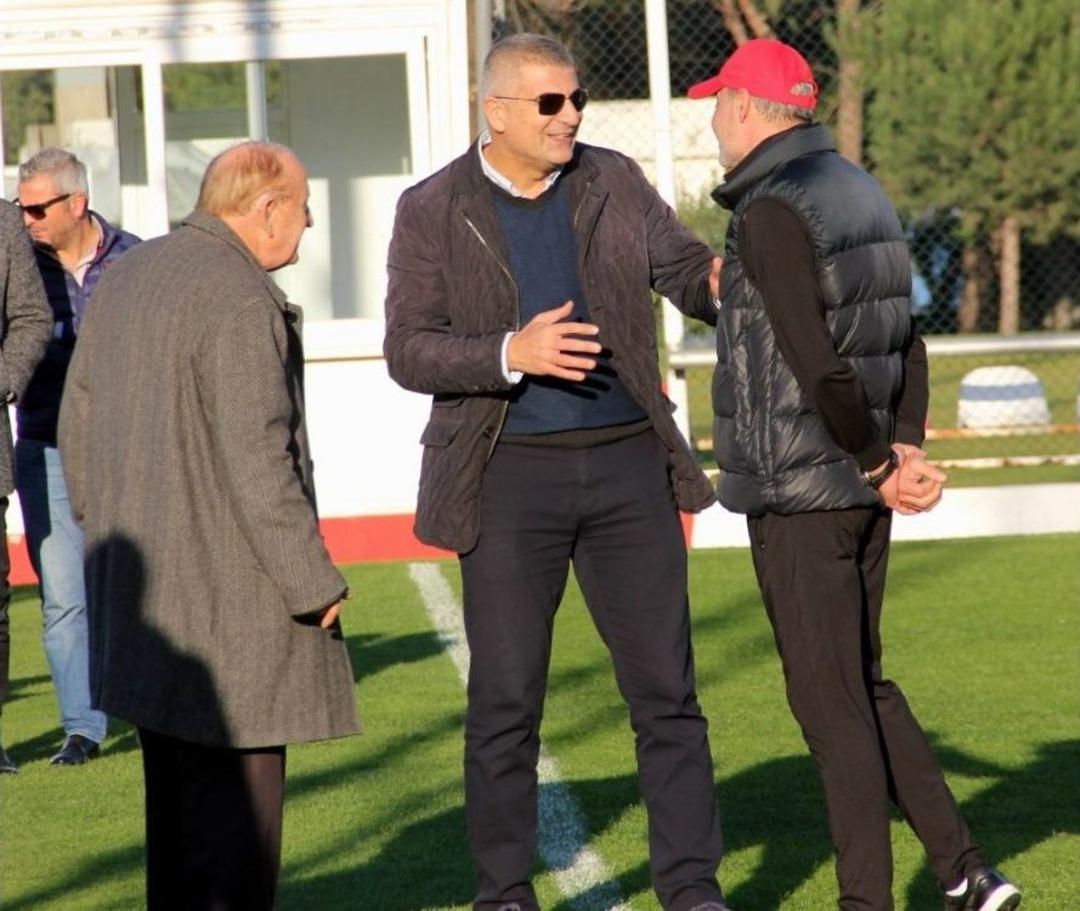 Samsunspor Sportif Direkt&ouml;r&uuml; Zeren: "taraftarımız &Ouml;n&uuml;nde Galibiyet Arzusunu G&ouml;stereceğiz"