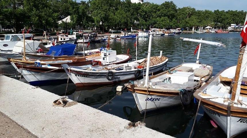 Erdek&rsquo;te Kayıt Dışı Tekne Sayısı &Ccedil;oğalıyor
