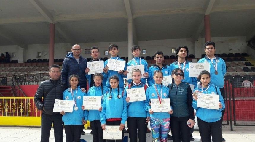 Aydın&rsquo;ın Yıldızları Uşak&rsquo;ta Parladı