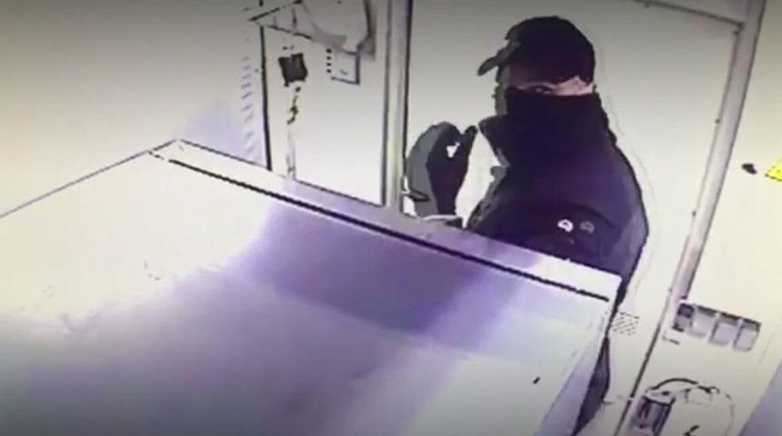 Yabancı Uyruklu Atm Fareleri Sınırda Yakalandı