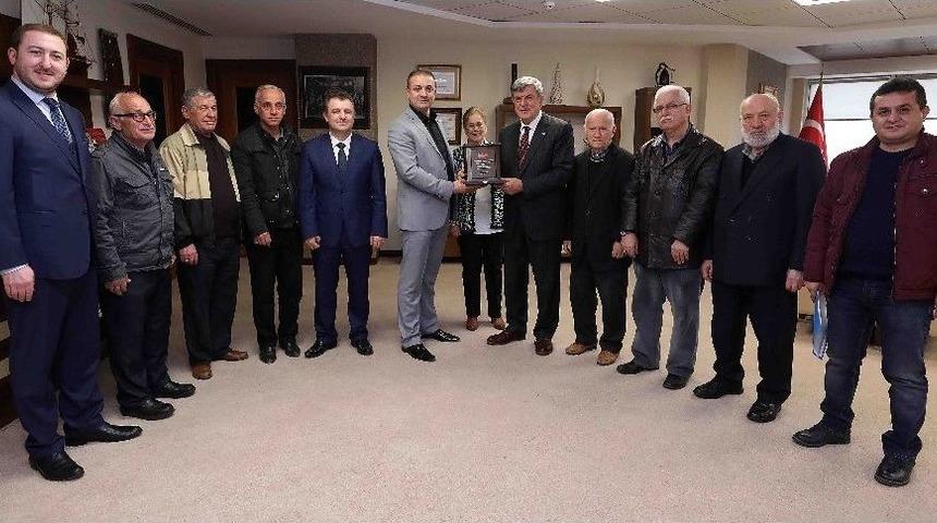 Başkan Karaosmanoğlu, Serdar Mahallesi Muhtarı Ve Sakinlerini Ağırladı