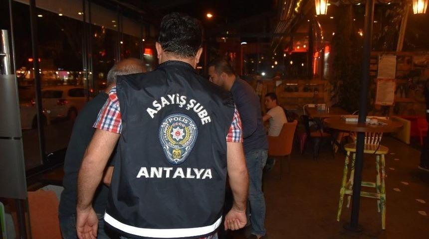 Antalya&rsquo;da &lsquo;umuma A&ccedil;ık Yer Denetimi&rsquo;nde 10 Bin 407 Kişi Sorgulandı