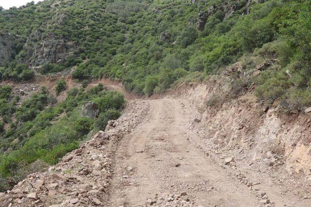 Yunusemre’den Örselli’de Yol Çalışması