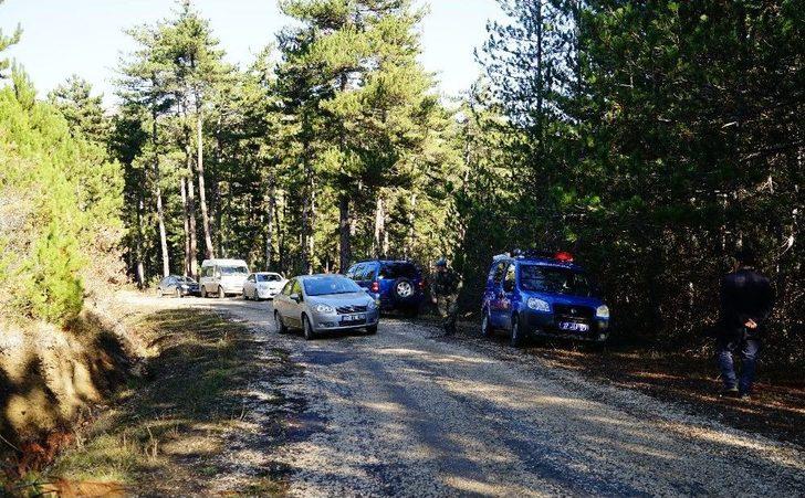 Ormanlık Alanda Terk Edilmiş Halde Traktör Bulundu G2