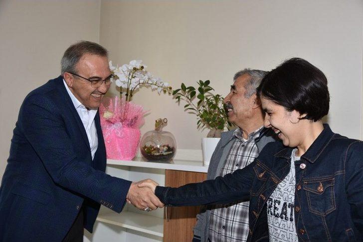 Alaşehirliler Hem Belediyeden Hem Başkandan Memnun G4