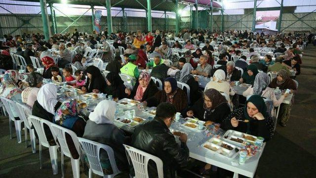 Odunpazarı Belediyesinin İftar Programları Devam Ediyor