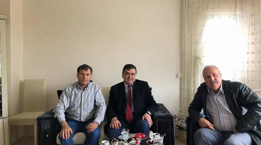 Başkan Yalçın’dan Umreden Gelen Vatandaşlara Ziyaret