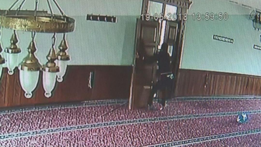 Sivas&rsquo;ta Camilere &Ccedil;irkin Saldırı