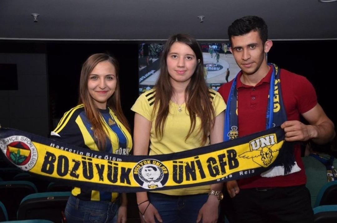 Fenerbah&ccedil;eliler Basketbol Heyecanını Dev Ekranda Yaşadı