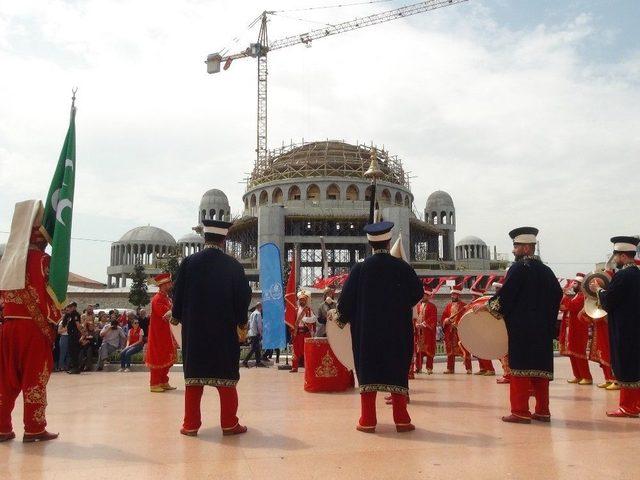 Polis Mehteran Birliği, Taksim’de Vatandaşları Coşturdu