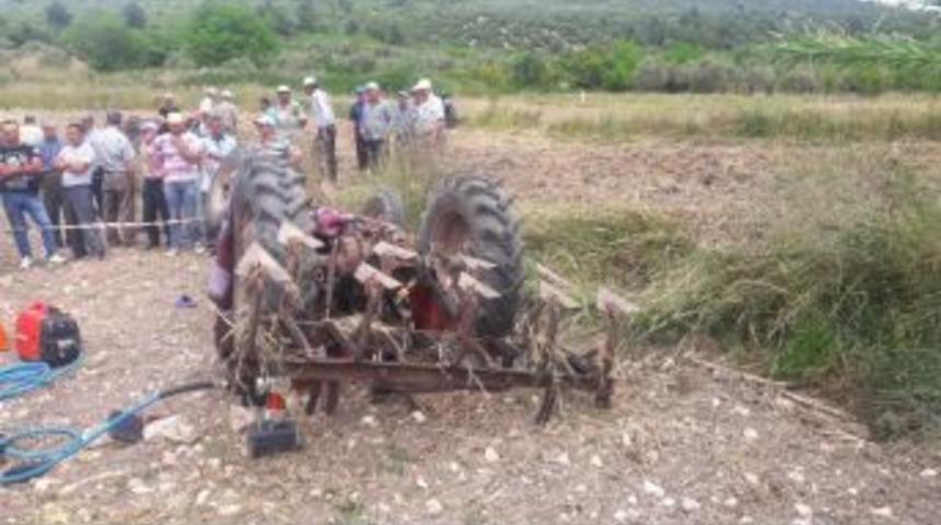 Kullandığı Traktörün Altında Can Verdi