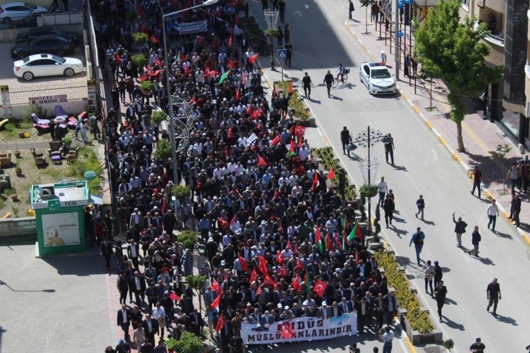 Van&rsquo;da Binlerce Vatandaş Kud&uuml;s İ&ccedil;in Y&uuml;r&uuml;d&uuml;