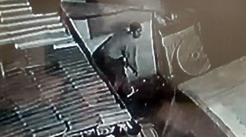 (&ouml;zel Haber) Tavuk Hırsızı Kamerada