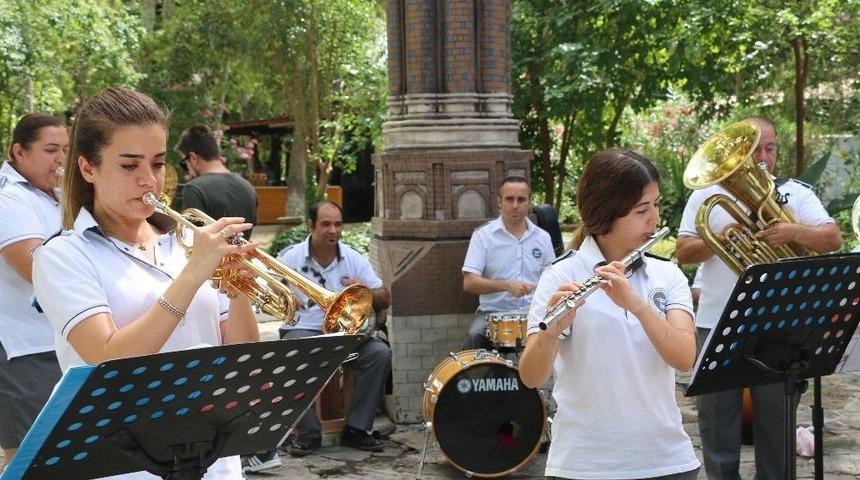19 Mayıs Coşkusu D&uuml;den&rsquo;de Ses Buldu