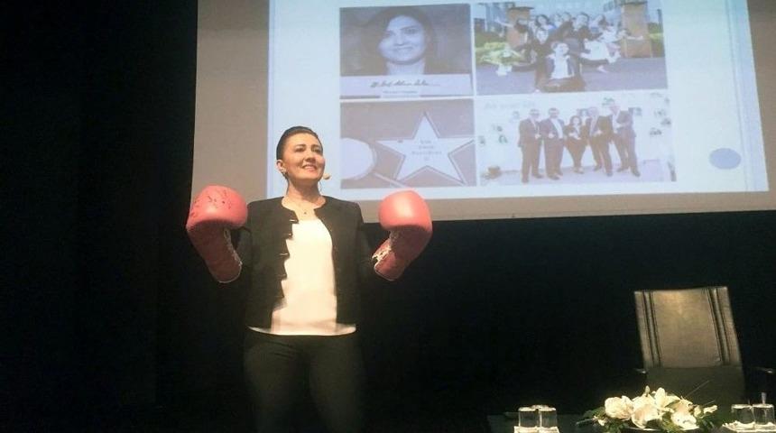 Pembe Boks Eldiveni İle Başarı Hikayesini Anlattı