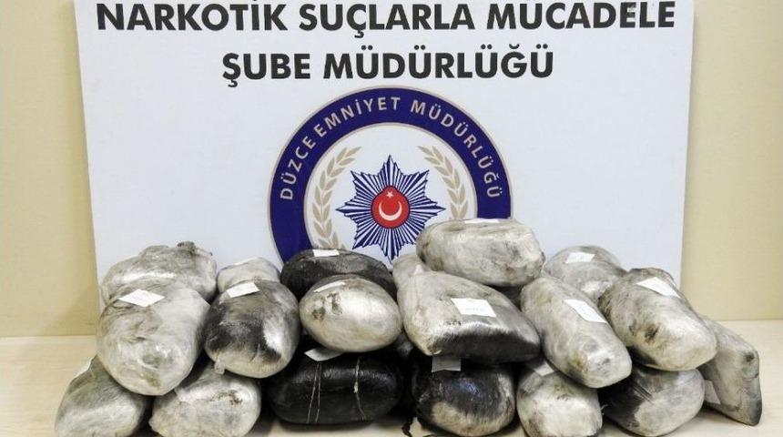 D&uuml;zce Polisinden Uyuşturucu Operasyonu