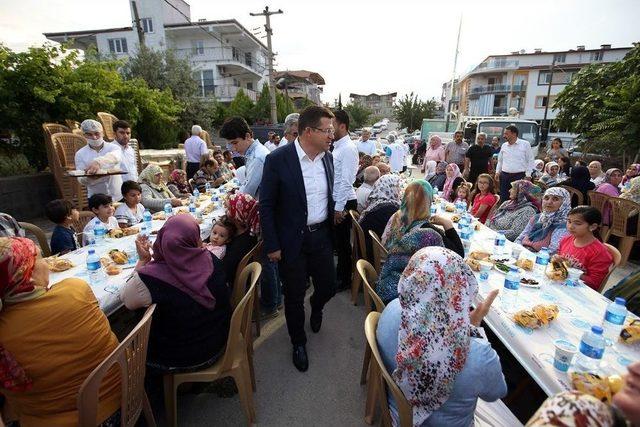 Merkezefendililer Mahalle İftarlarında Buluşmaya Devam Ediyor