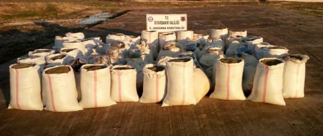 Diyarbakır&rsquo;da 3 Ter&ouml;rist &Ouml;ld&uuml;r&uuml;ld&uuml;, 43 Milyon Değerinde Uyuşturucu Ele Ge&ccedil;irildi