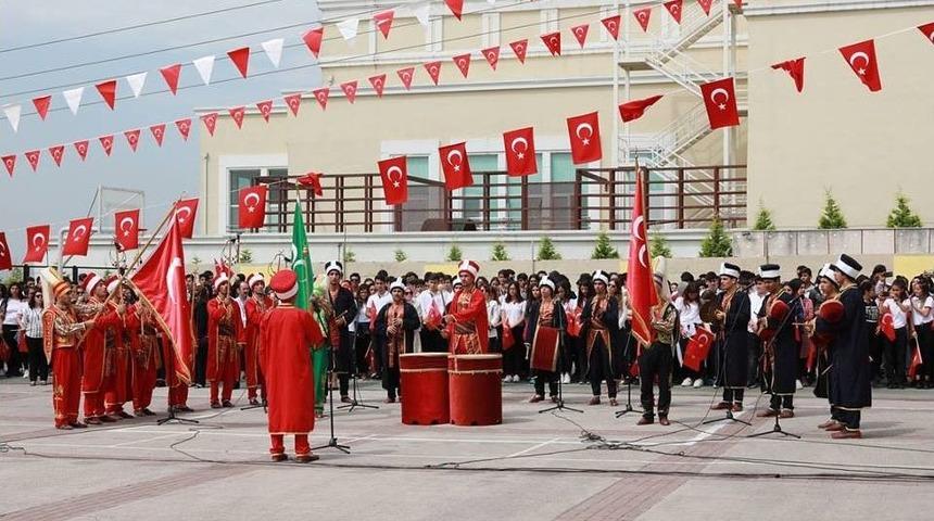 K&ouml;rfez&rsquo;de 19 Mayıs Coşkusu