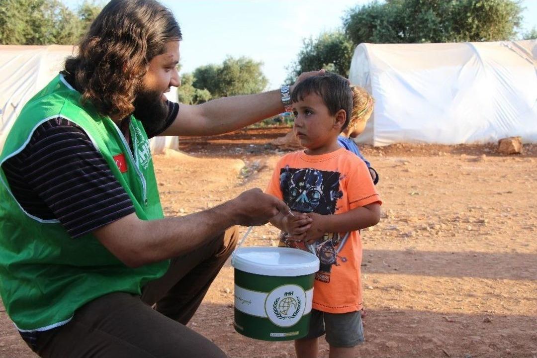 T&uuml;rkiye&rsquo;den Hayırseverlerin Sofrası Suriye&rsquo;de Kuruluyor