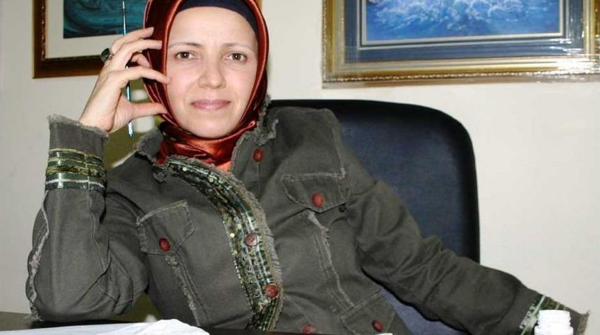 Sanat&ccedil;ı Hatice &Uuml;nal&rsquo;dan Harmoni Minyat&uuml;r Ebru Sergisi