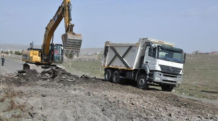 Karayolları Kars’ın Giriş Yollarını Yapmaya Başladı