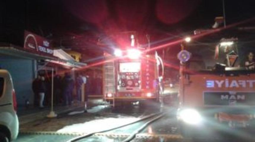 Sarımsaklı&rsquo;da &Ccedil;arşıda Yangın