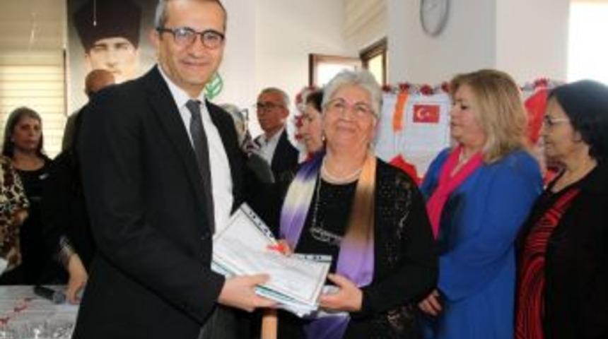 &Ccedil;ankayalı Kadınların Okuma Yazma Sevinci