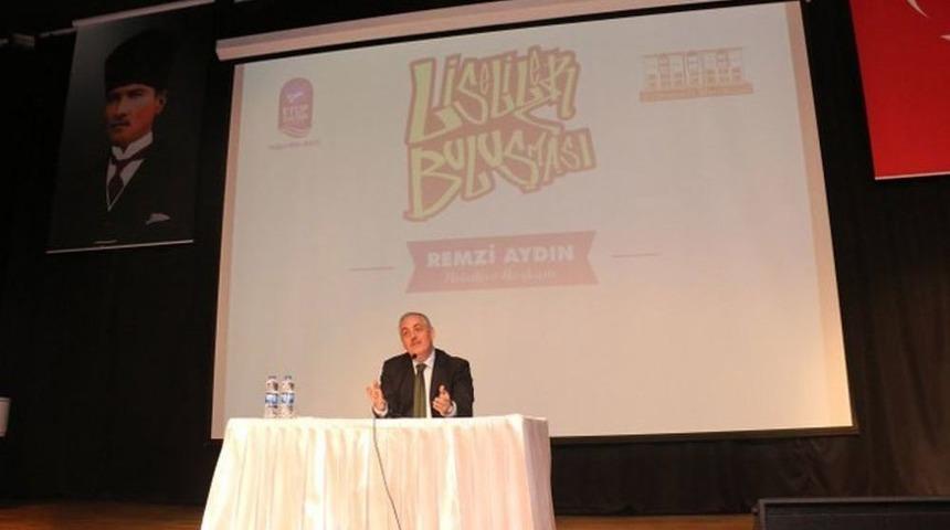 Başkan Remzi Aydın Gen&ccedil;lerle Tecr&uuml;belerini Paylaştı