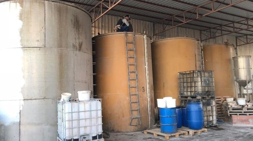 İzmir&rsquo;de 38 Bin Litre Ka&ccedil;ak Akaryakıt Yakalandı