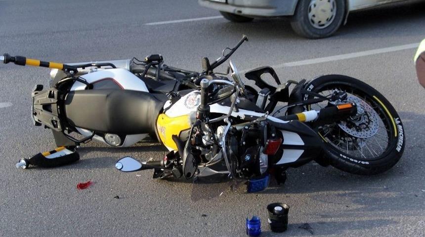 Valilik Aracına Eskortluk Eden Motosikletli Polis Kaza Yaptı: 1 Yaralı