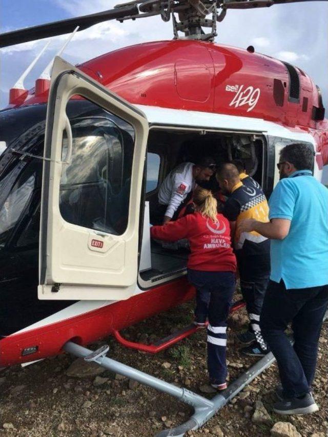 Kayalıklardan Düşen Vatandaşın Yardımına Afad Yetişti