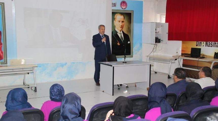 Başkan Akkaya, &Ouml;ğrencilerle Bir Araya Geldi