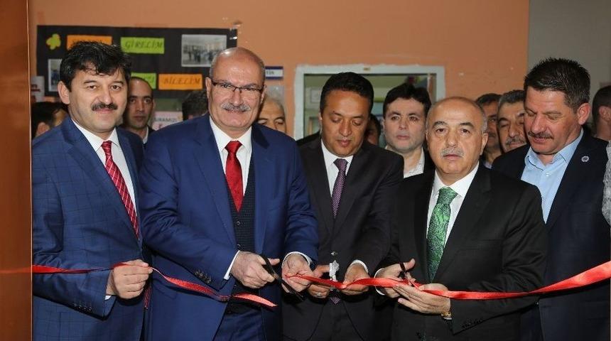 Ato İlkokulunda Yenilenen Konferans Salonu Törenle Açıldı