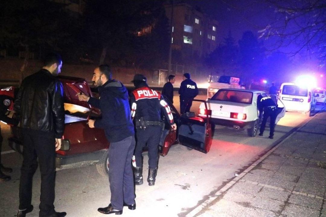 Polisten Şok Uygulamalar