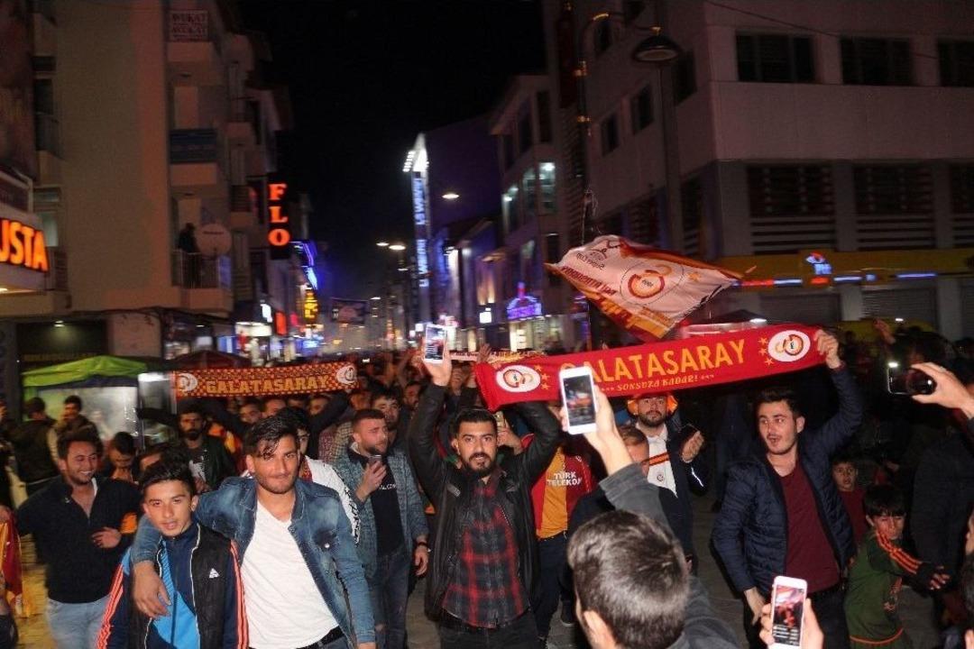 Ağrı&rsquo;da Binlerce Galatasaraylı Şampiyonluğu Kutladı