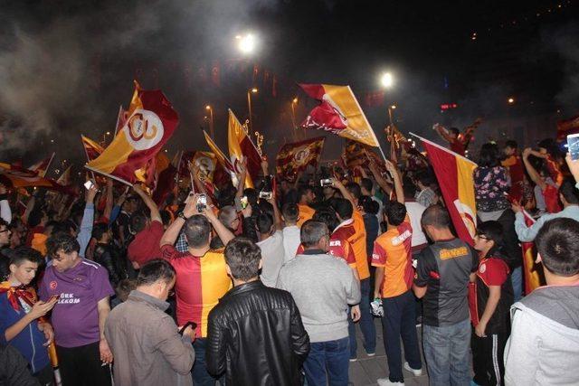 Galatasaray’ın Şampiyonluğu Kayseri’de De Coşkuyla Kutlandı