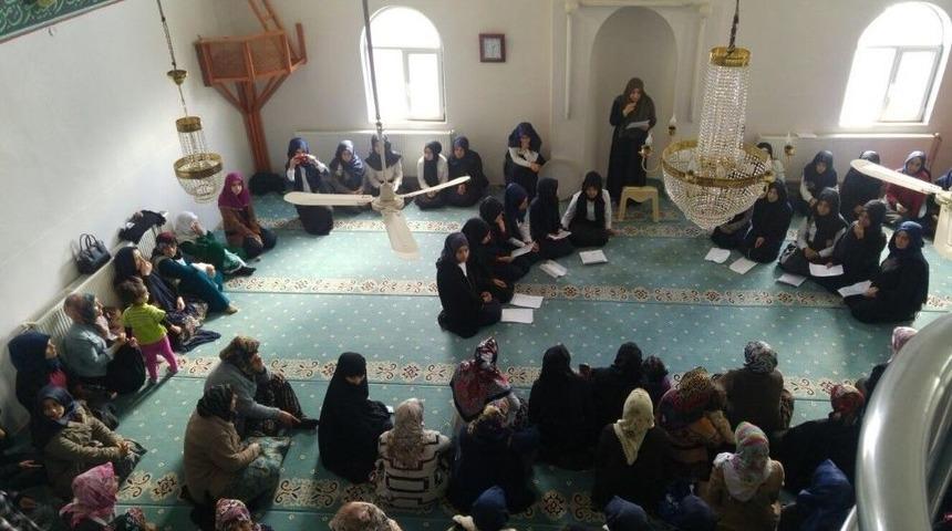 Hakkari Kız Aihl&rsquo;den Mevlit Programı