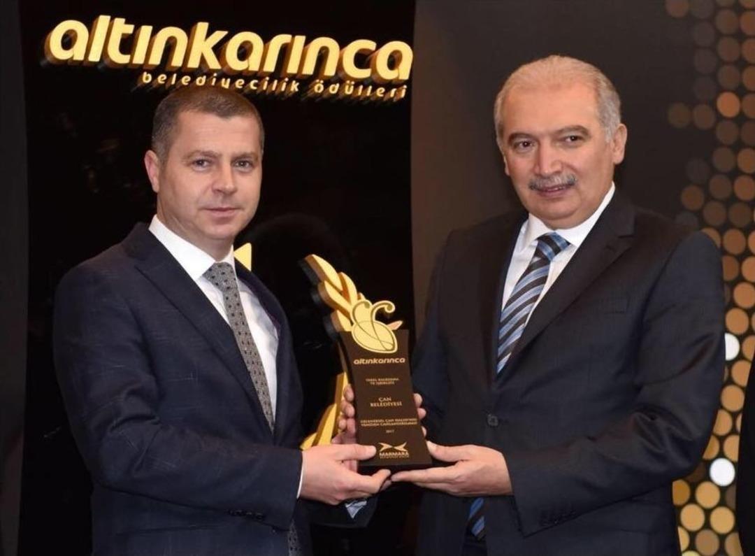 Başkan Kuzu &Ccedil;an&rsquo;a 3&rsquo;&uuml;nc&uuml; Kez &rsquo;altın Karınca&rsquo; Kazandırdı