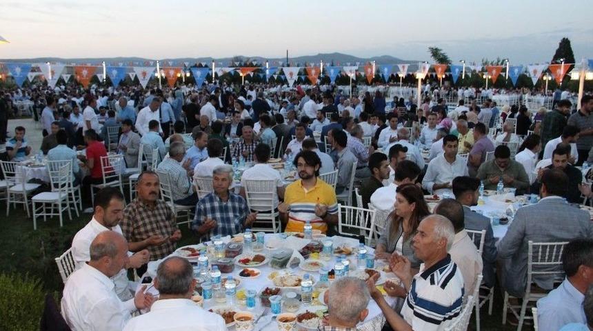 Manisa Ak Parti İftar Sofrasında Buluştu