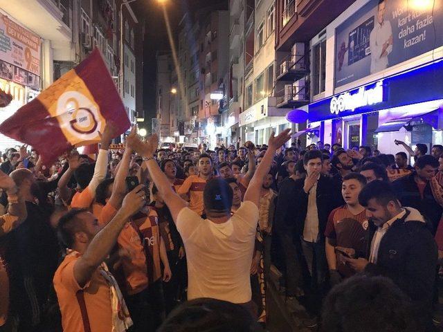 Galatasaraylı Taraftarlar, Fatsa’da Sokağa Döküldü