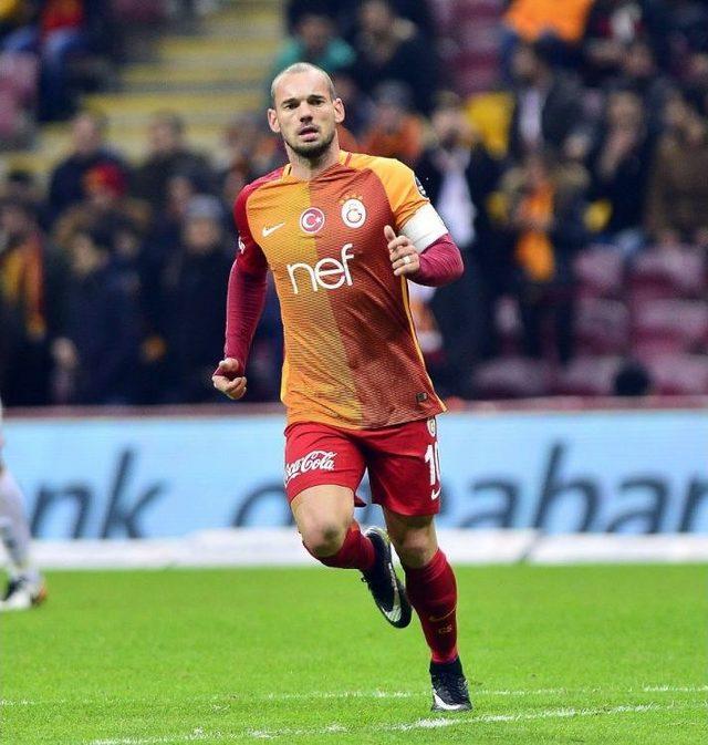 Sneijder’den Eskişehirsporlu Küçük Dev Adama Mesaj Var