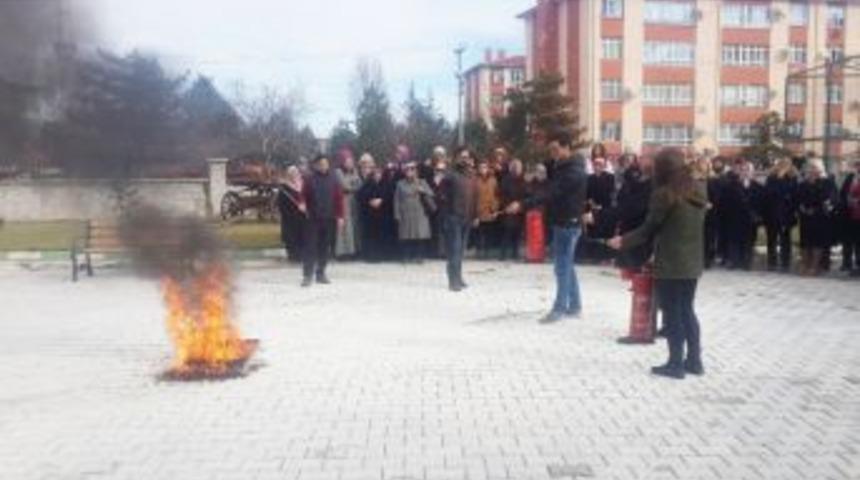 K&uuml;tahya Hem&rsquo;de Yangın S&ouml;nd&uuml;rme Tatbikatı