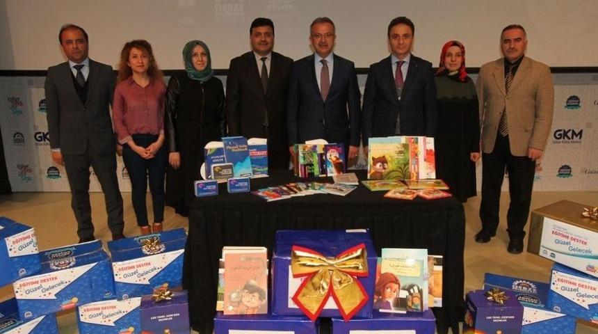 Gebze Belediyesi&rsquo;nden Okullara 20 Bin Kitap