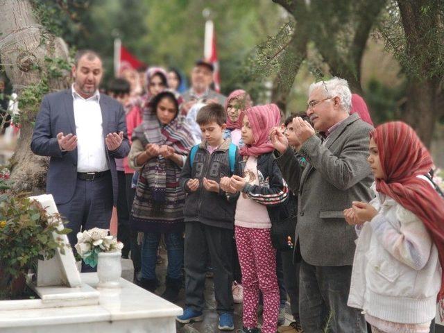 Öğrencilerden, Okullarına Adı Verilen Şehidin Kabrine Anlamlı Ziyaret