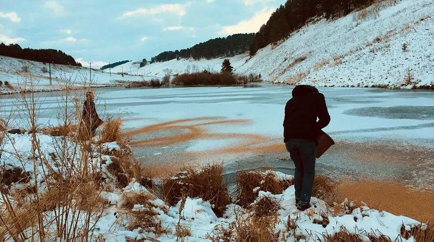 Donan G&ouml;lde Yaşayan &Ouml;rdeklere Yem Desteği