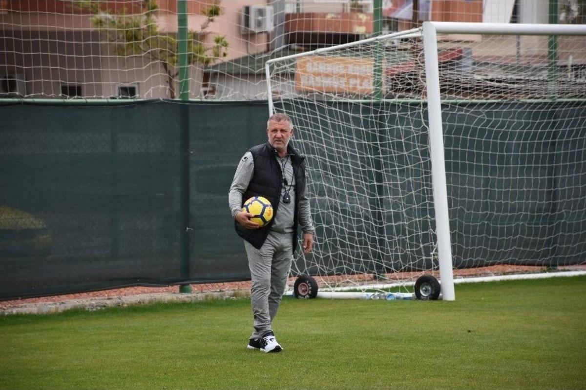 Mesut Bakkal: "ben Oyuncularıma G&uuml;veniyorum"