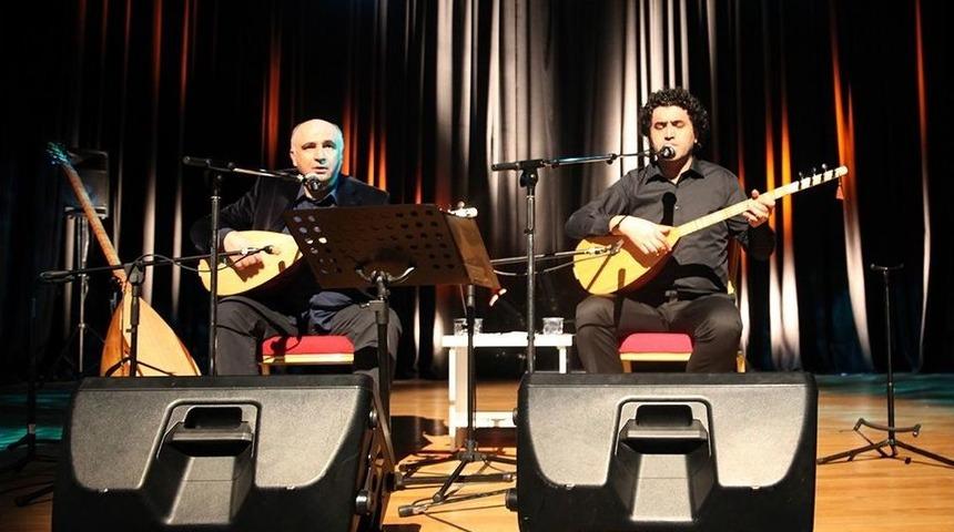 Aşık Veysel T&uuml;rk&uuml;leriyle Anıldı