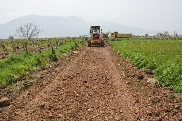 Şehzadeler’de Ova Yolları Çalışması Başladı